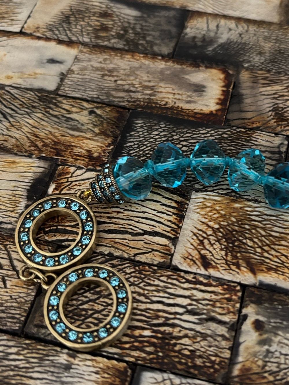 NWT Heidi Daus Translucent Turquoise Faceted Bead Toggle Vintage Bracelet - Picture 7 of 12